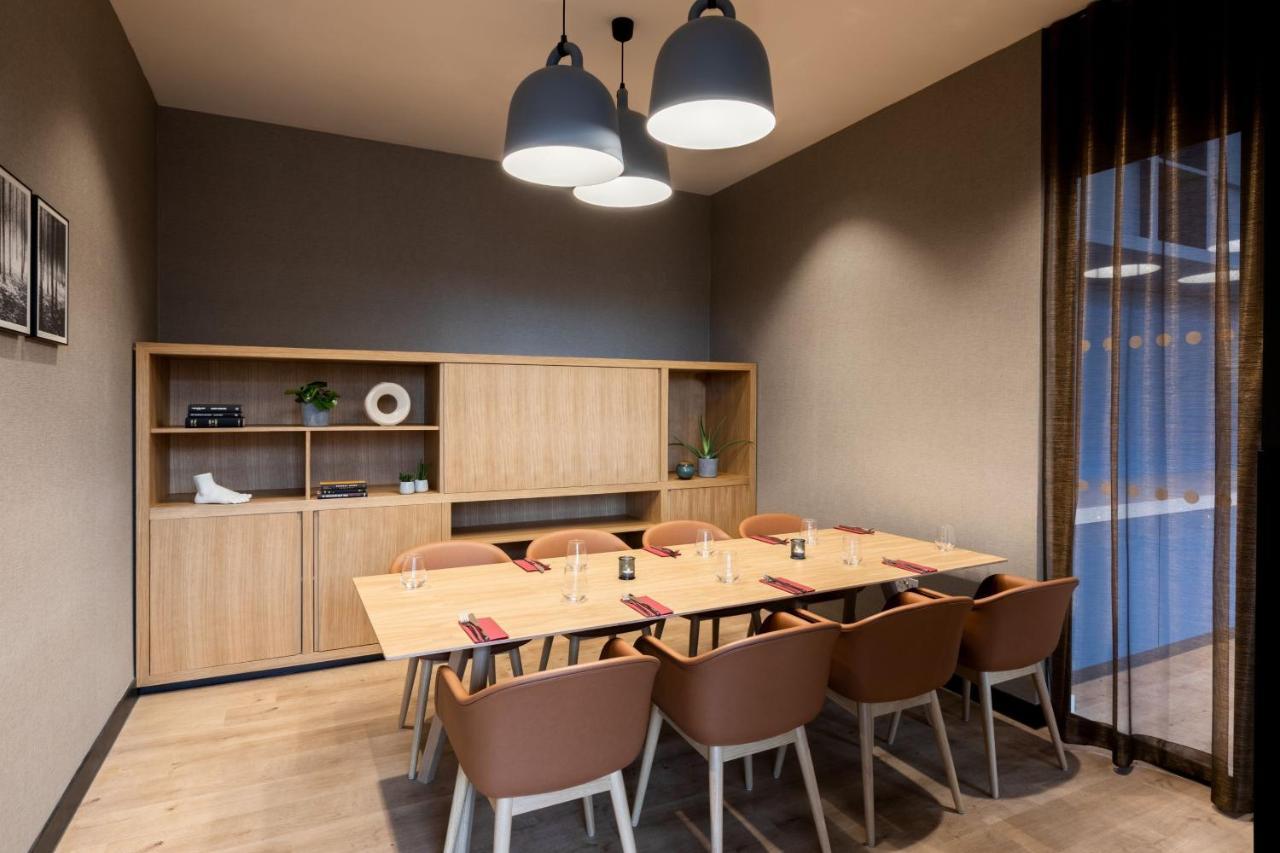 Courtyard By Marriott Glasgow Sec ภายนอก รูปภาพ