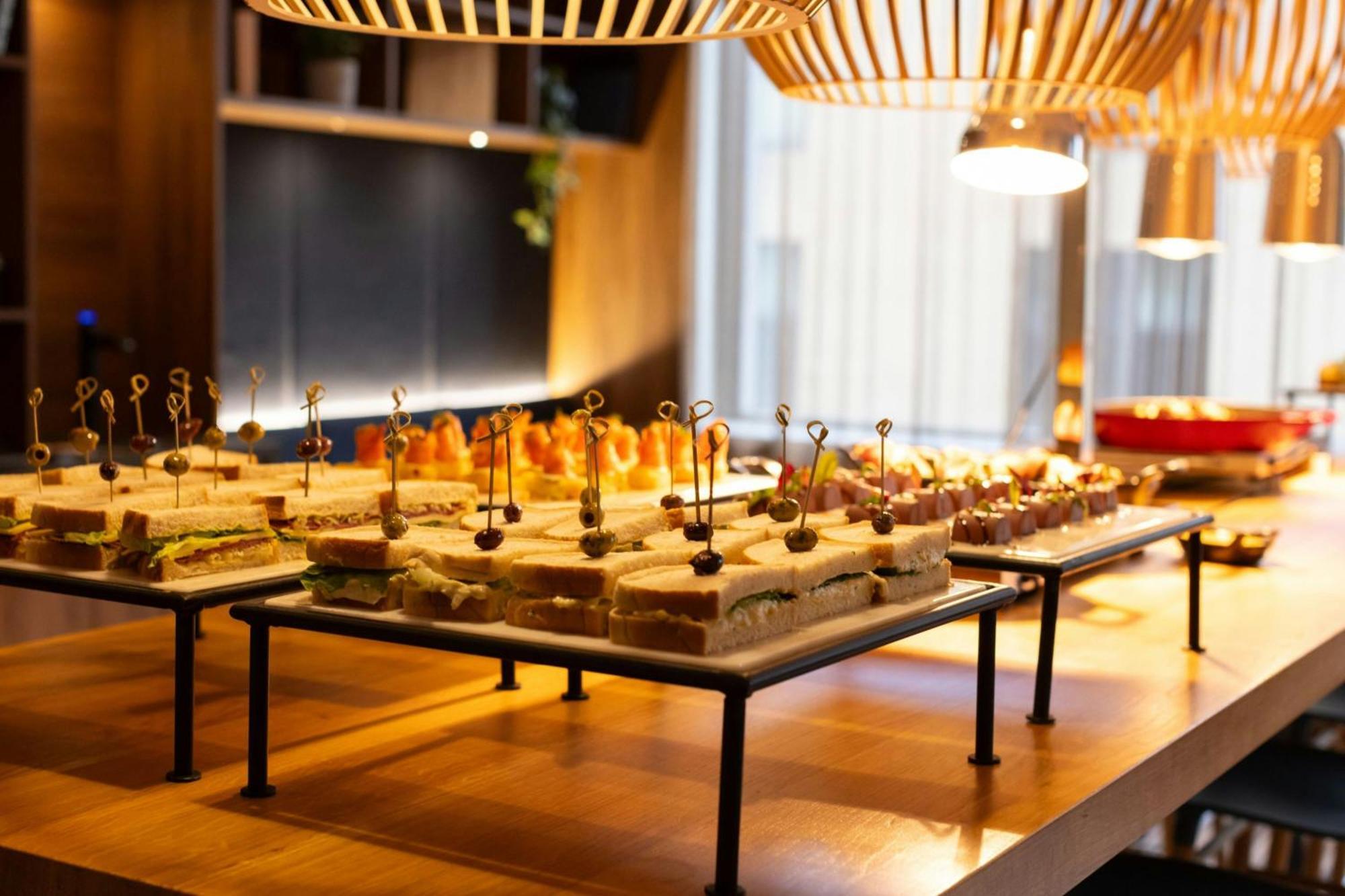 Courtyard By Marriott Glasgow Sec ภายนอก รูปภาพ