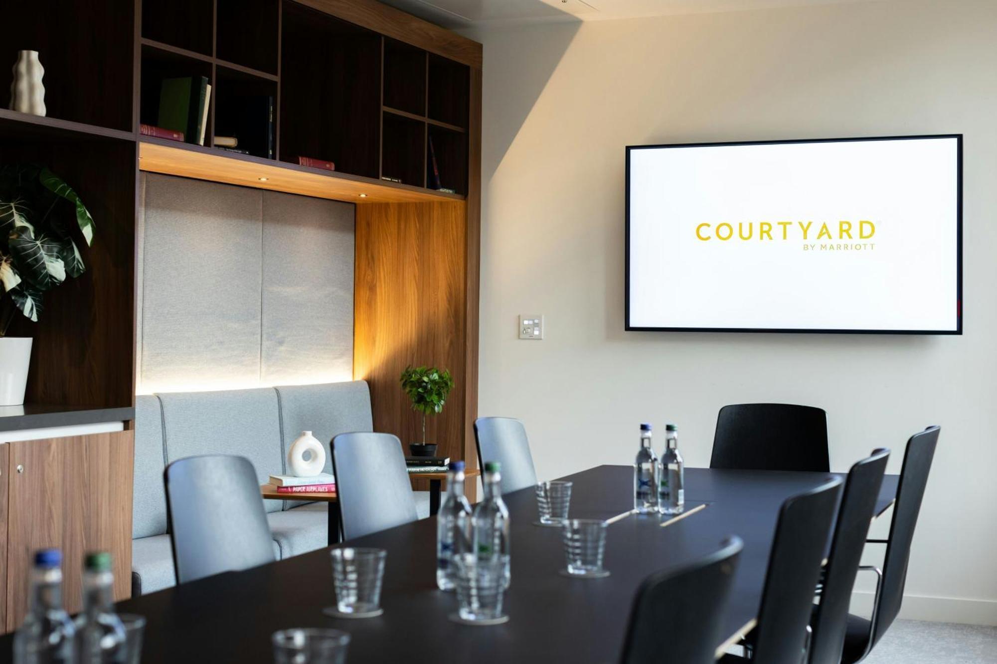 Courtyard By Marriott Glasgow Sec ภายนอก รูปภาพ